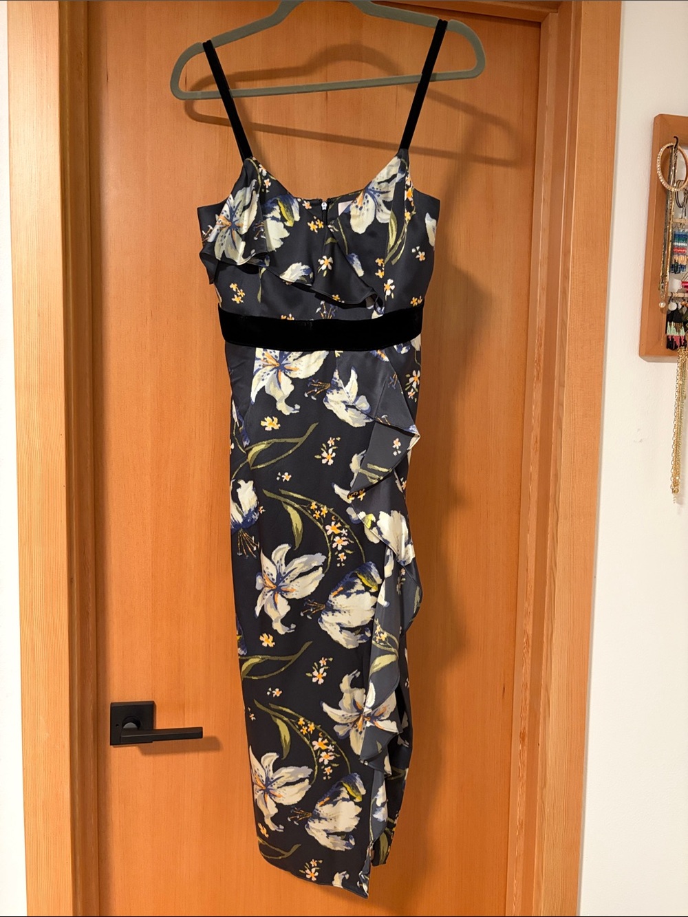 CINQ A SEPT Sleeveless Leena Floral Midi Dress, 100% Silk, Size 4.
